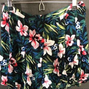 Hollister Tropical Flowy Shorts